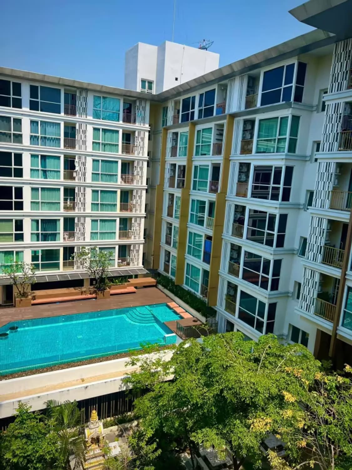 1 Bedroom Condo - Image 9