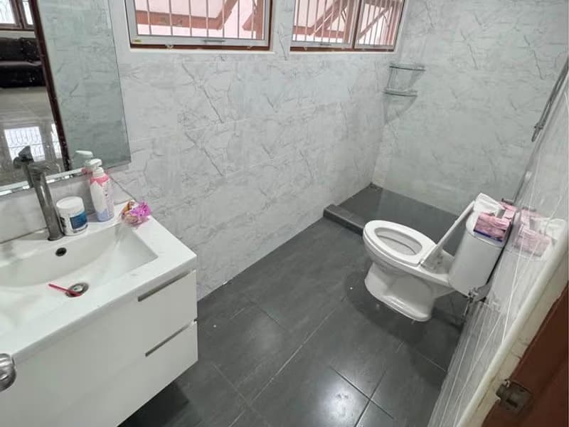 5 Bed House for Rent in Suan Luang