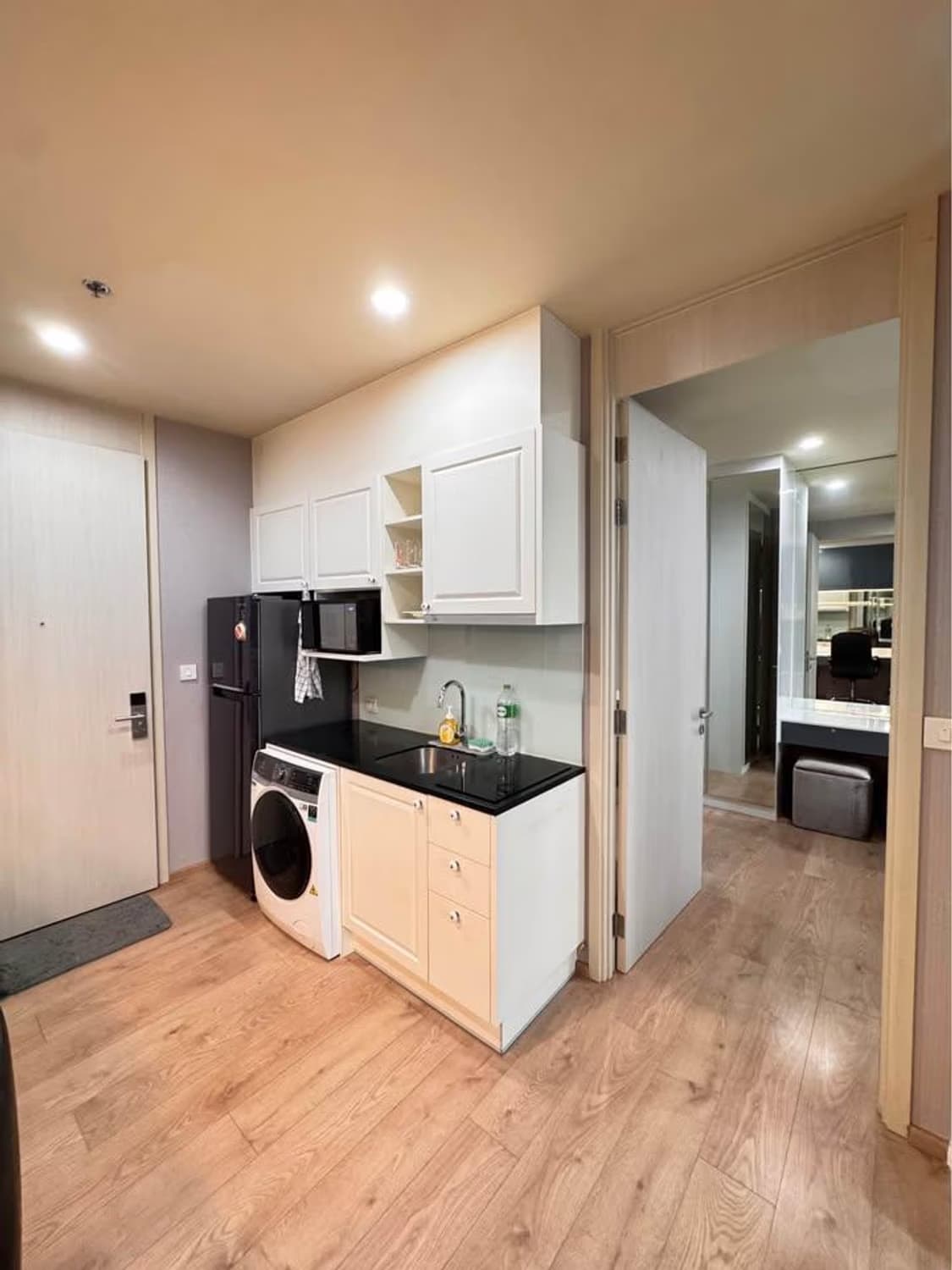 1 Bed Condo for Rent and Sale in Watthana - Image 2