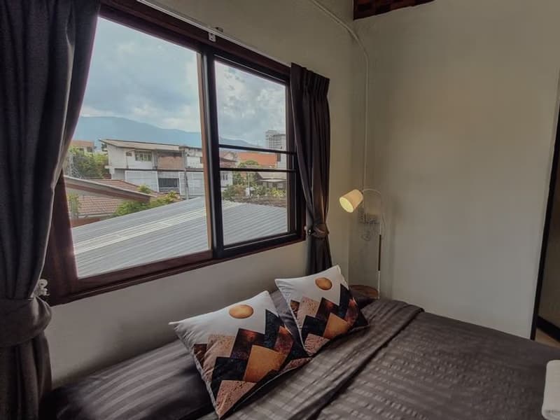 6 Bed House for Rent and Sale in Mueang Chiang Mai