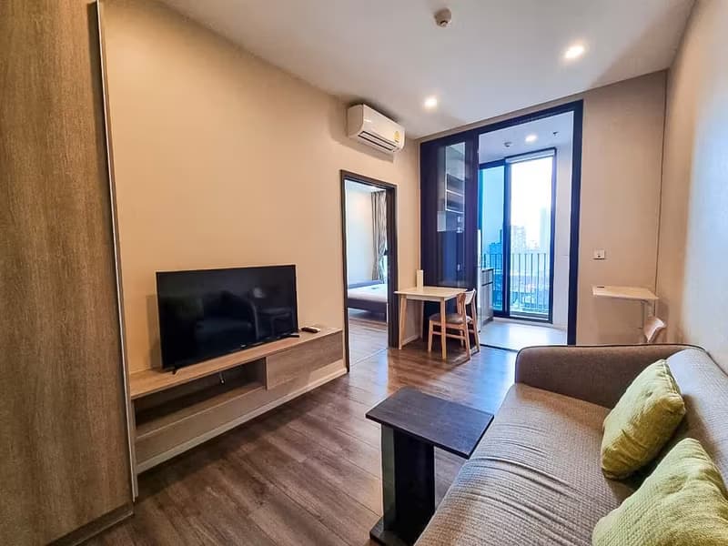 Condo for Rent at Whizdom Essence Sukhumvit 101