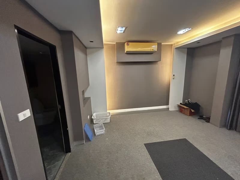 Commercial for Rent in Huai Khwang 
