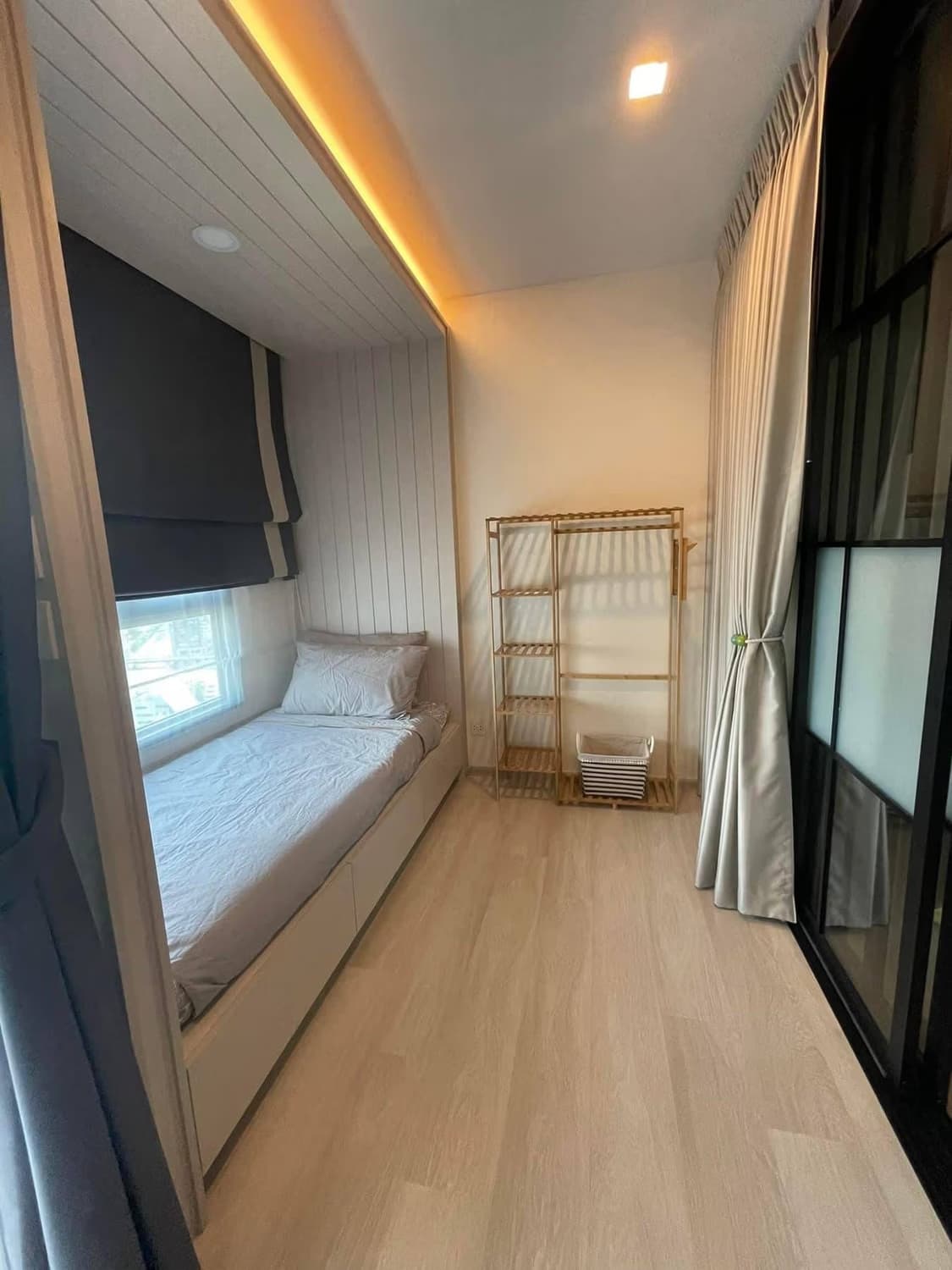 2 Bed Condo for Rent in Pathum Wan - Image 5