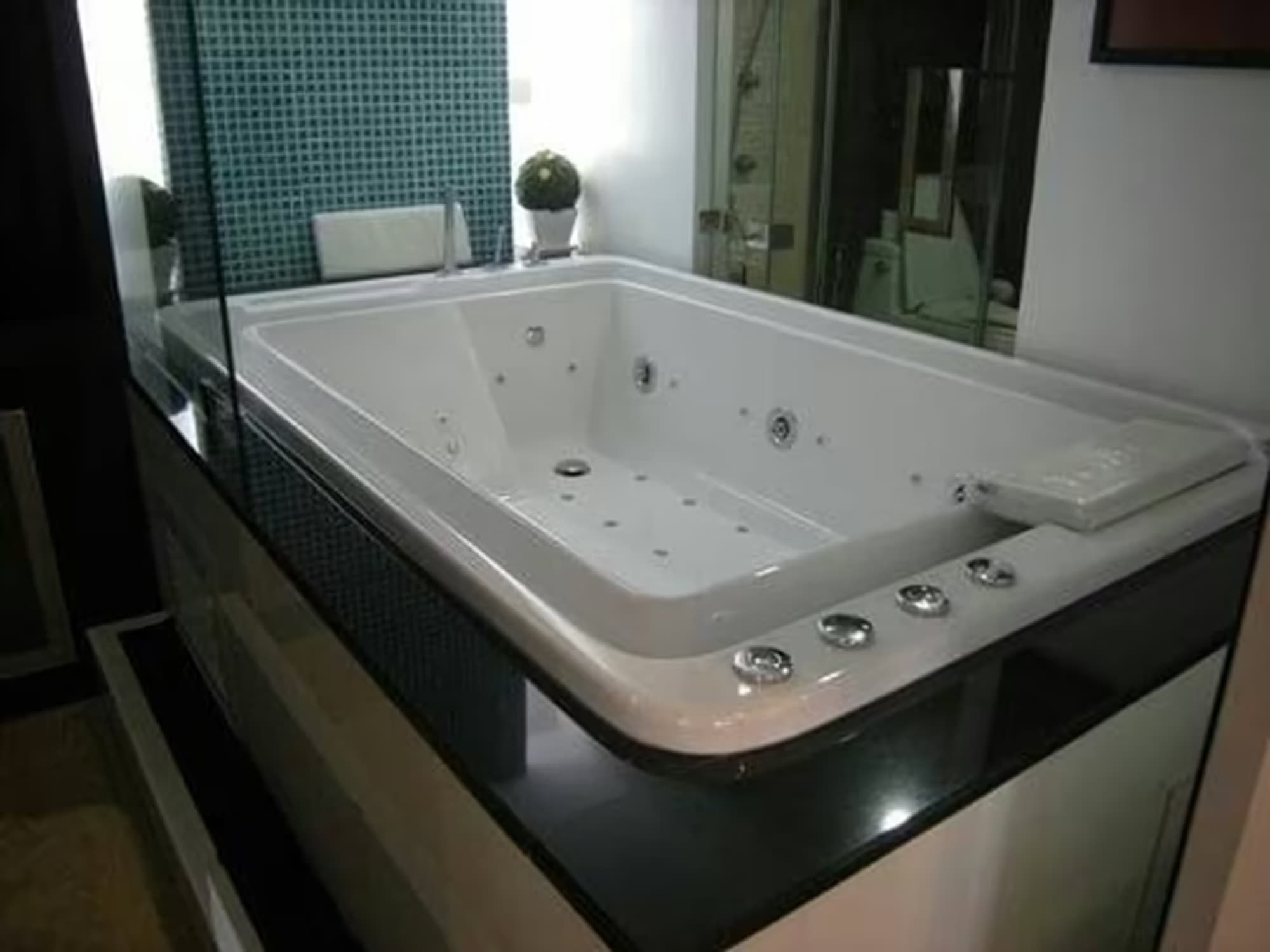 1 Bedroom Condo - Image 18