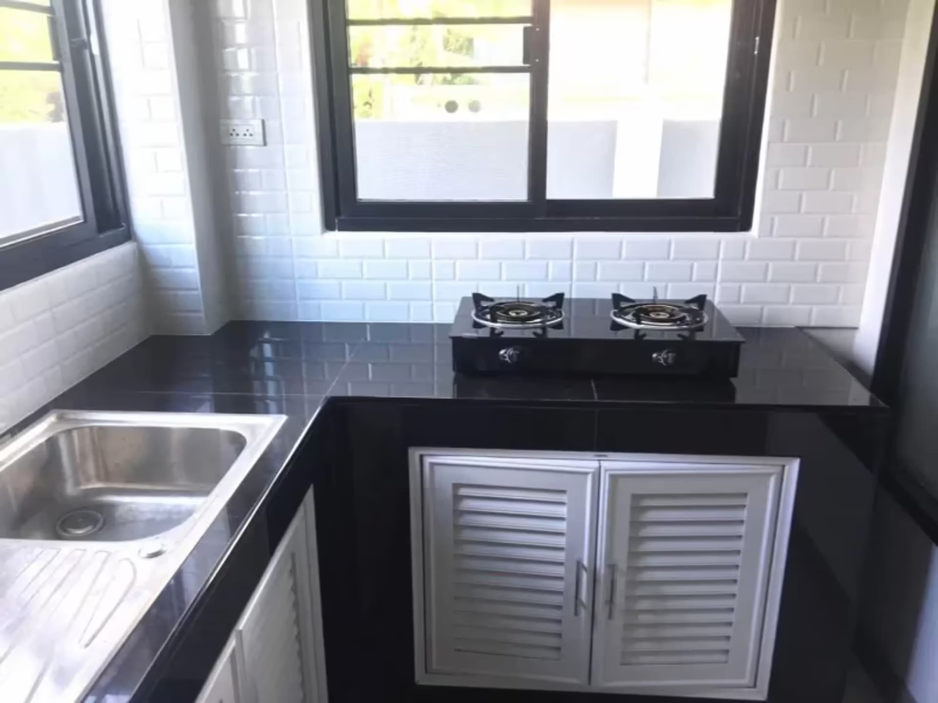 3 Bedroom House - Image 7