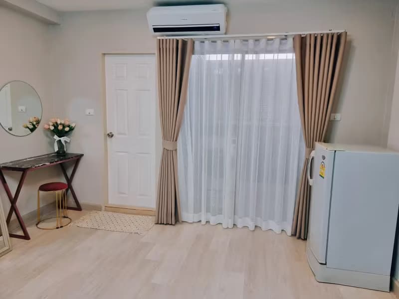 1 Bedroom Condo