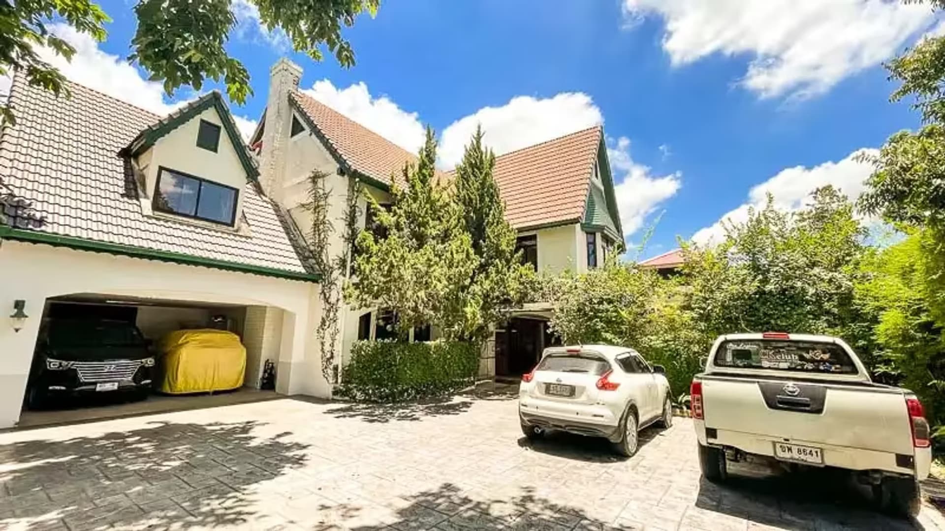 Tudor Style Mansion for Sale near Mountain - Image 3