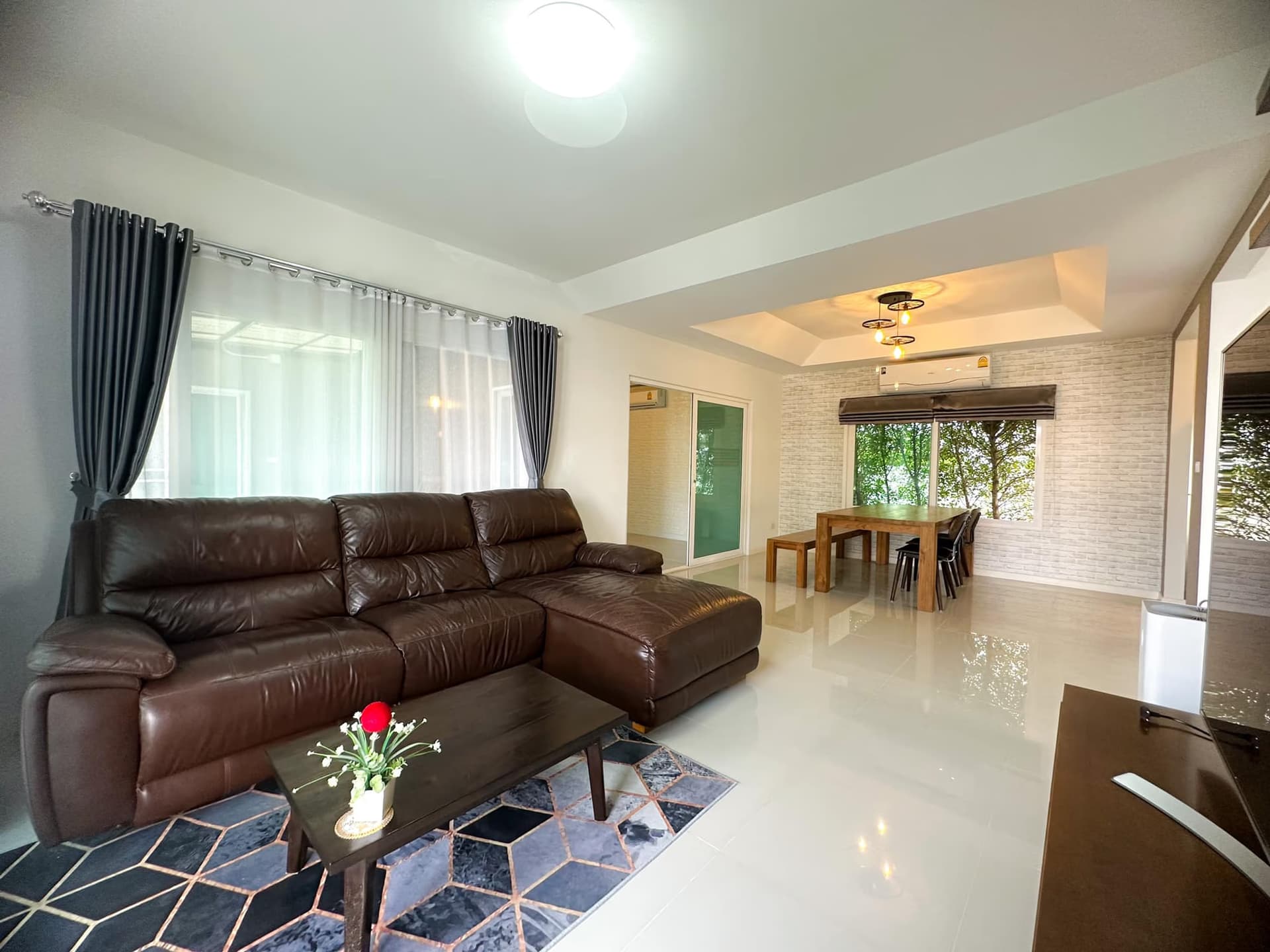 4 Bed House for Rent and Sale in San Kamphaeng - Image 12