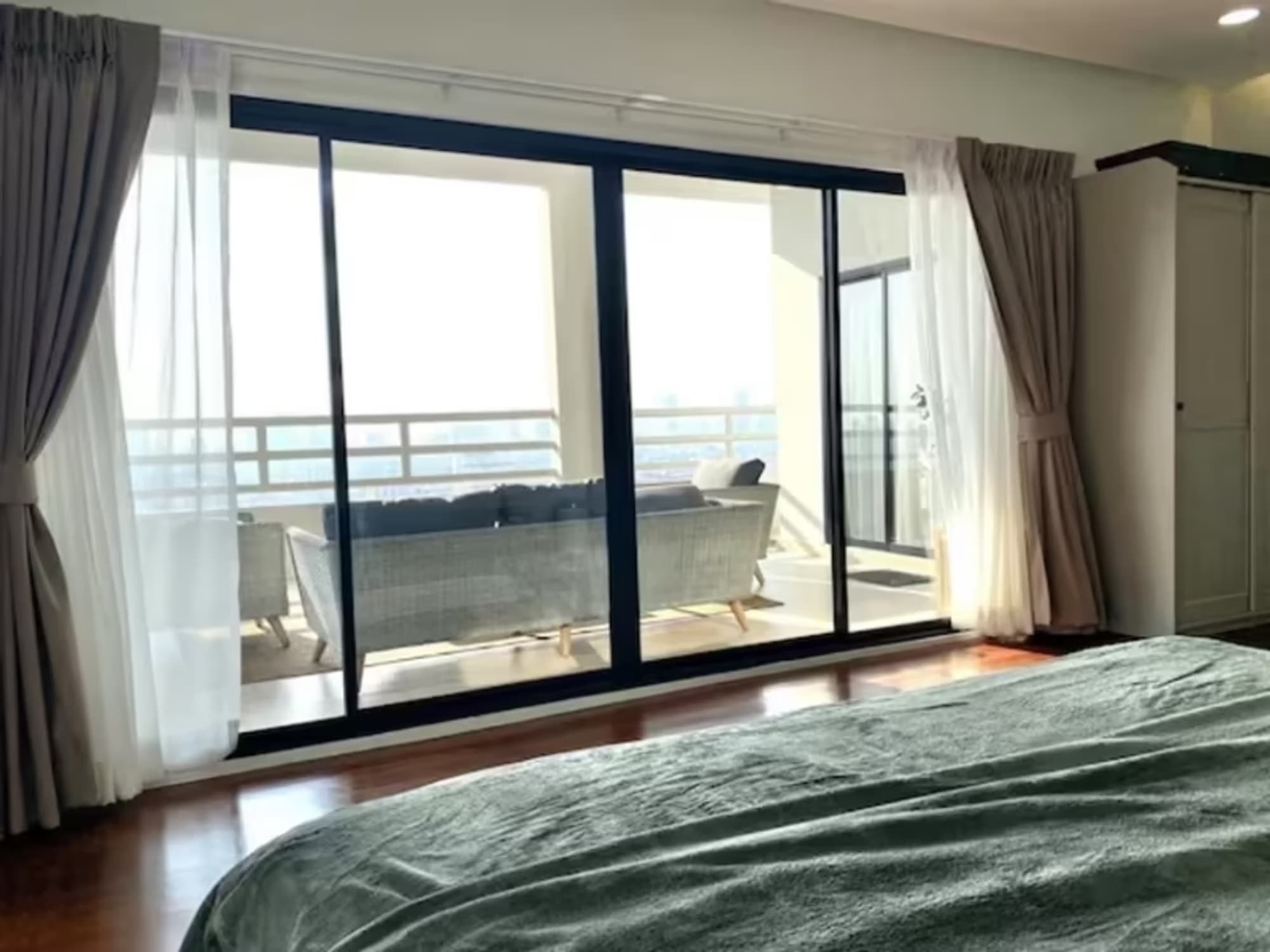 Condo for Sale at Sriwara Mansion 1 - Image 5