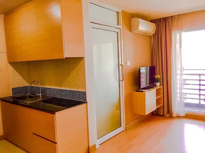 1 Bedroom Condo