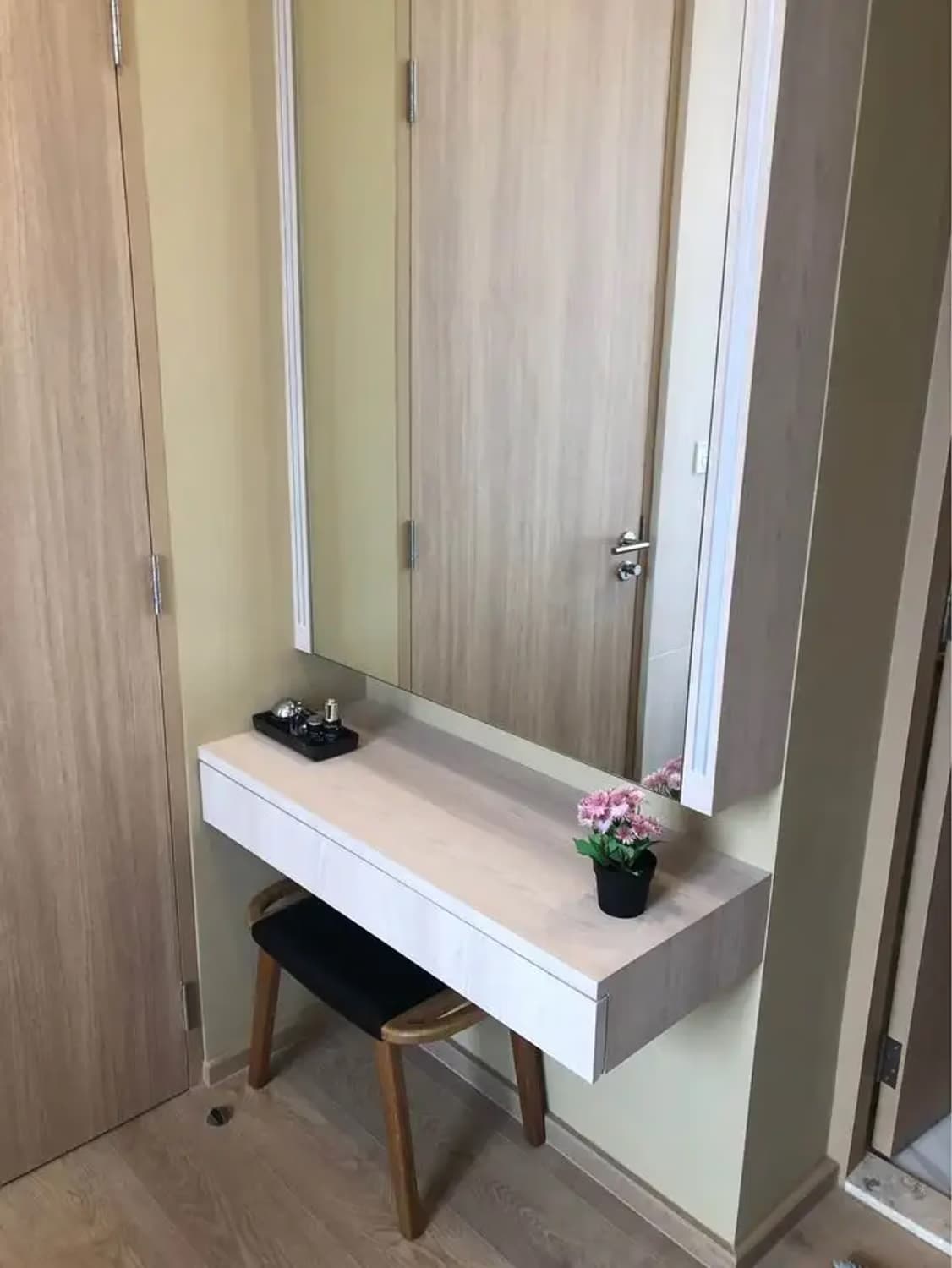 1 Bedroom Condo - Image 5