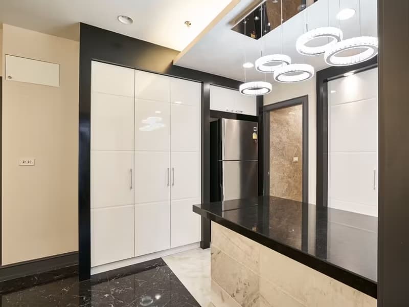 Condo for Sale at Pathum Wan Resort