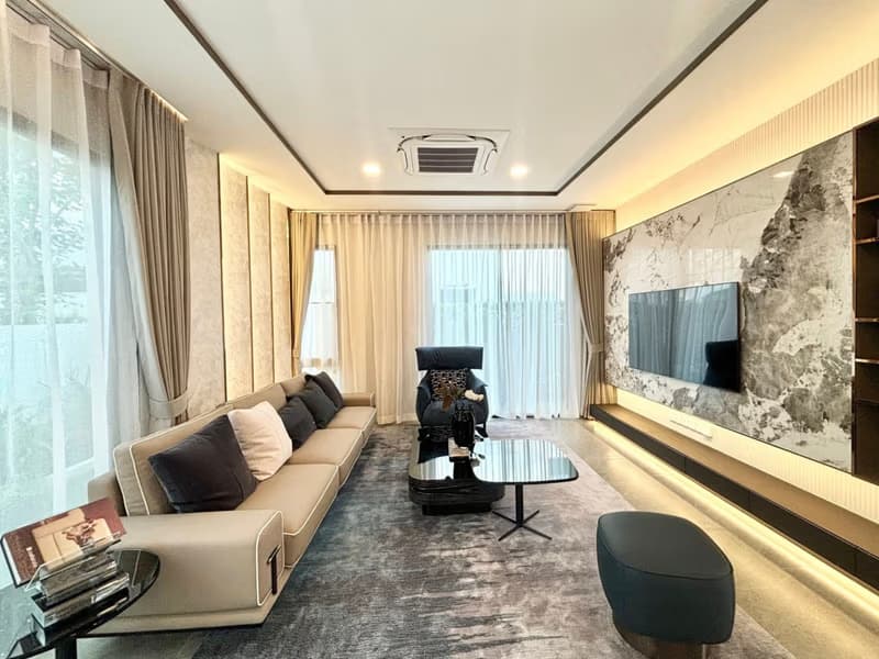 4 Bed House for Rent in Bang Phli