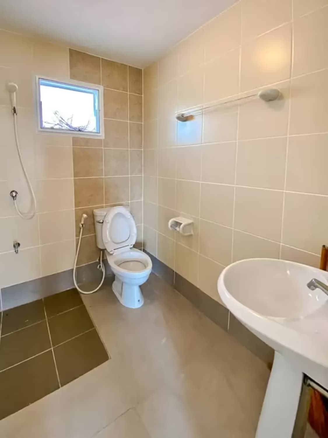 3 Bedroom House - Image 2