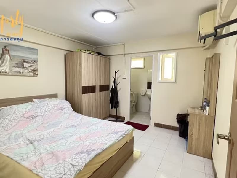 House for Sale in Watthana.  
