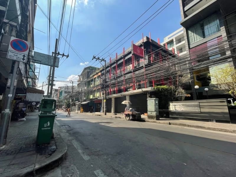 3 Bed Commercial for Rent and Sale in Khlong Toei
