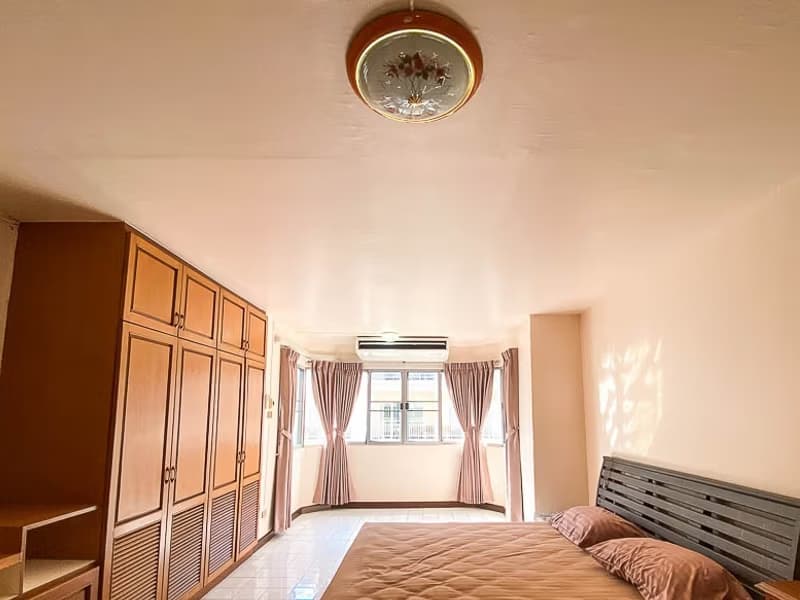 1 Bedroom Condo