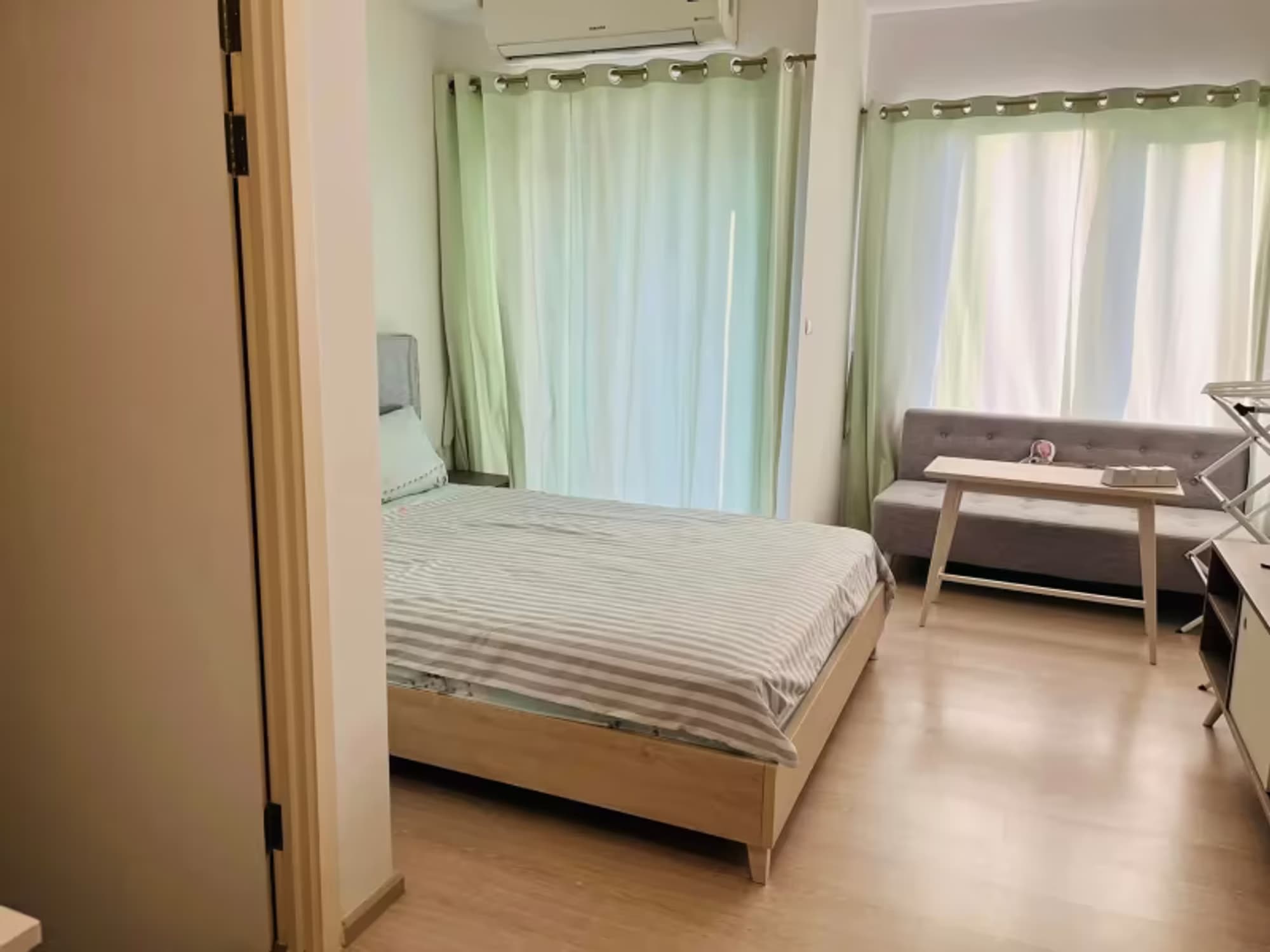 Studio for Rent in Huai Khwang - Image 1