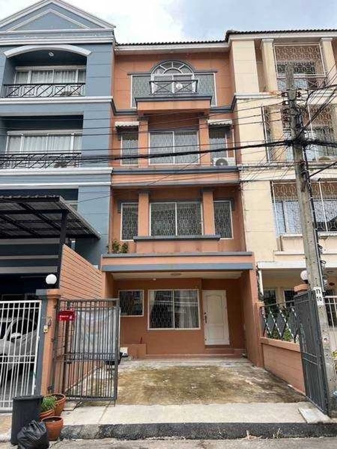 3 Bed House for Rent in Bang Na - Image 1