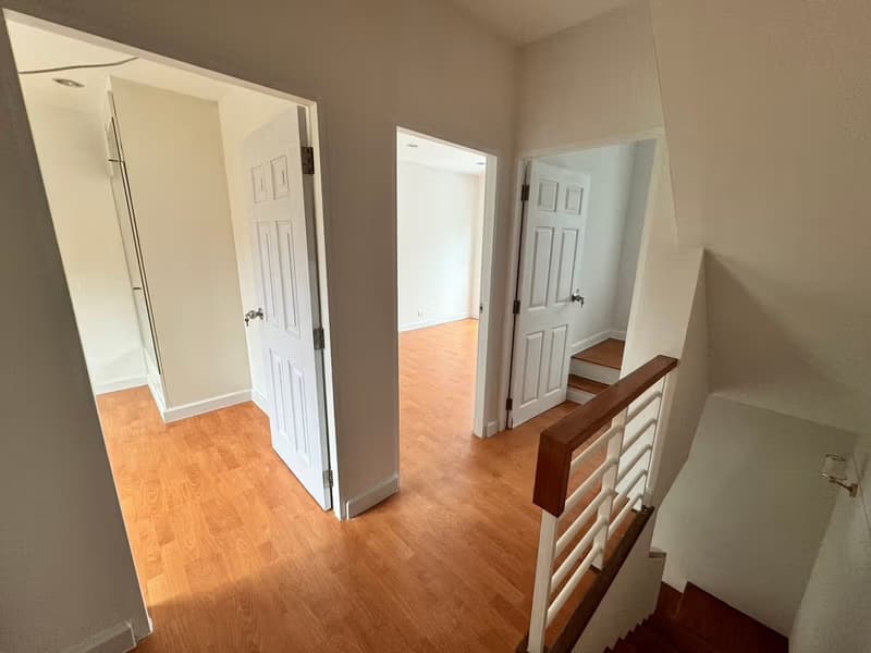 3 Bed Townhouse for Sale  Near Hua Mak ARL