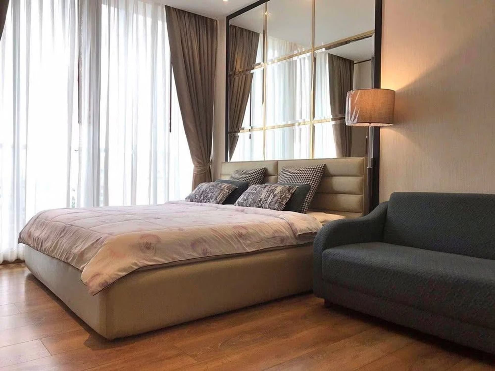 Studio Condo for Rent in Khlong Toei - Image 1