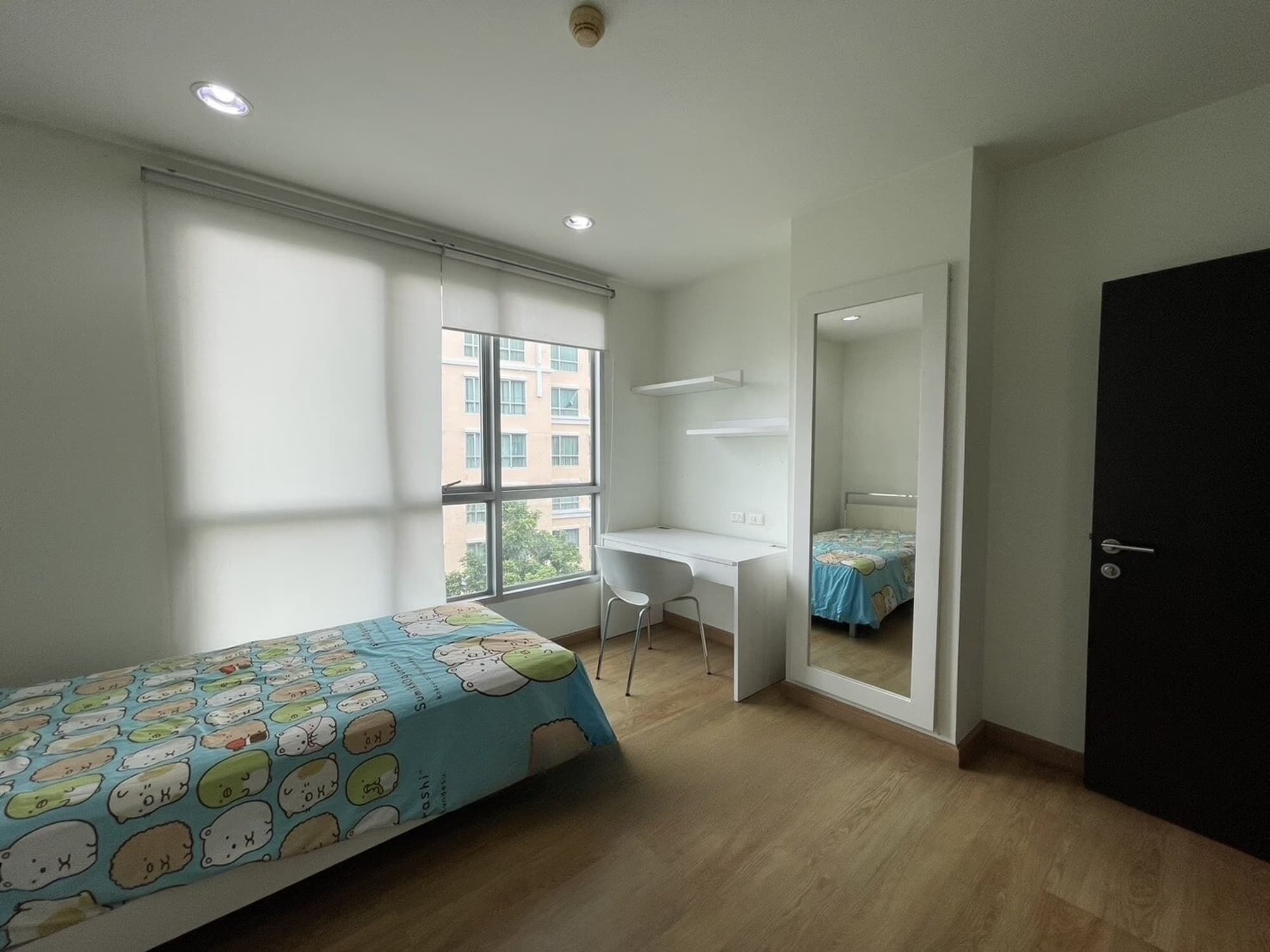2 Bed Condo for Rent in Khlong Toei - Image 10