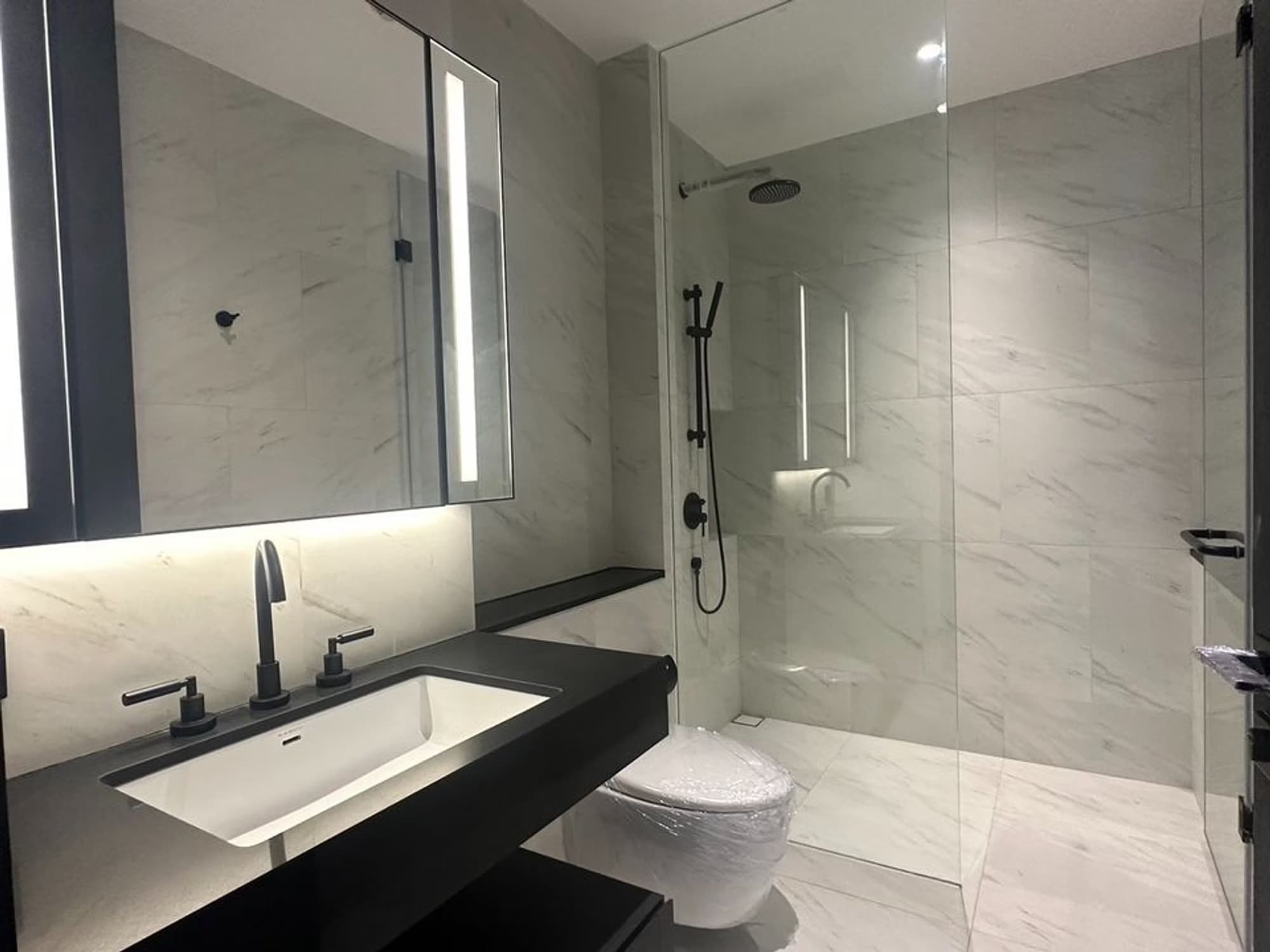 2 Bed Condo for Rent and Sale in Bang Rak - Image 10
