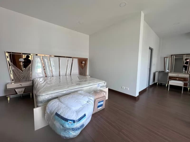 4 Bed House for Rent in Bang Phli