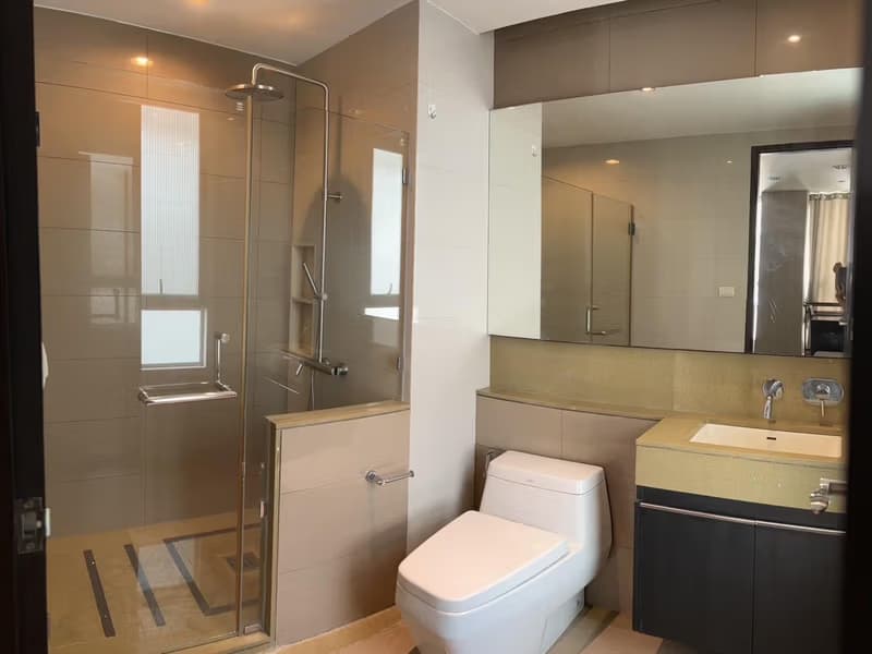 2 Bed Condo for Rent in Ratchathewi