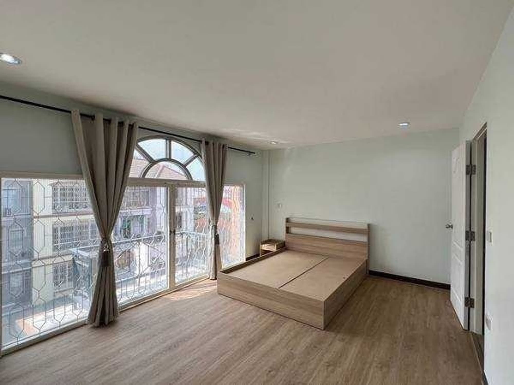 3 Bed House for Rent in Bang Na - Image 7