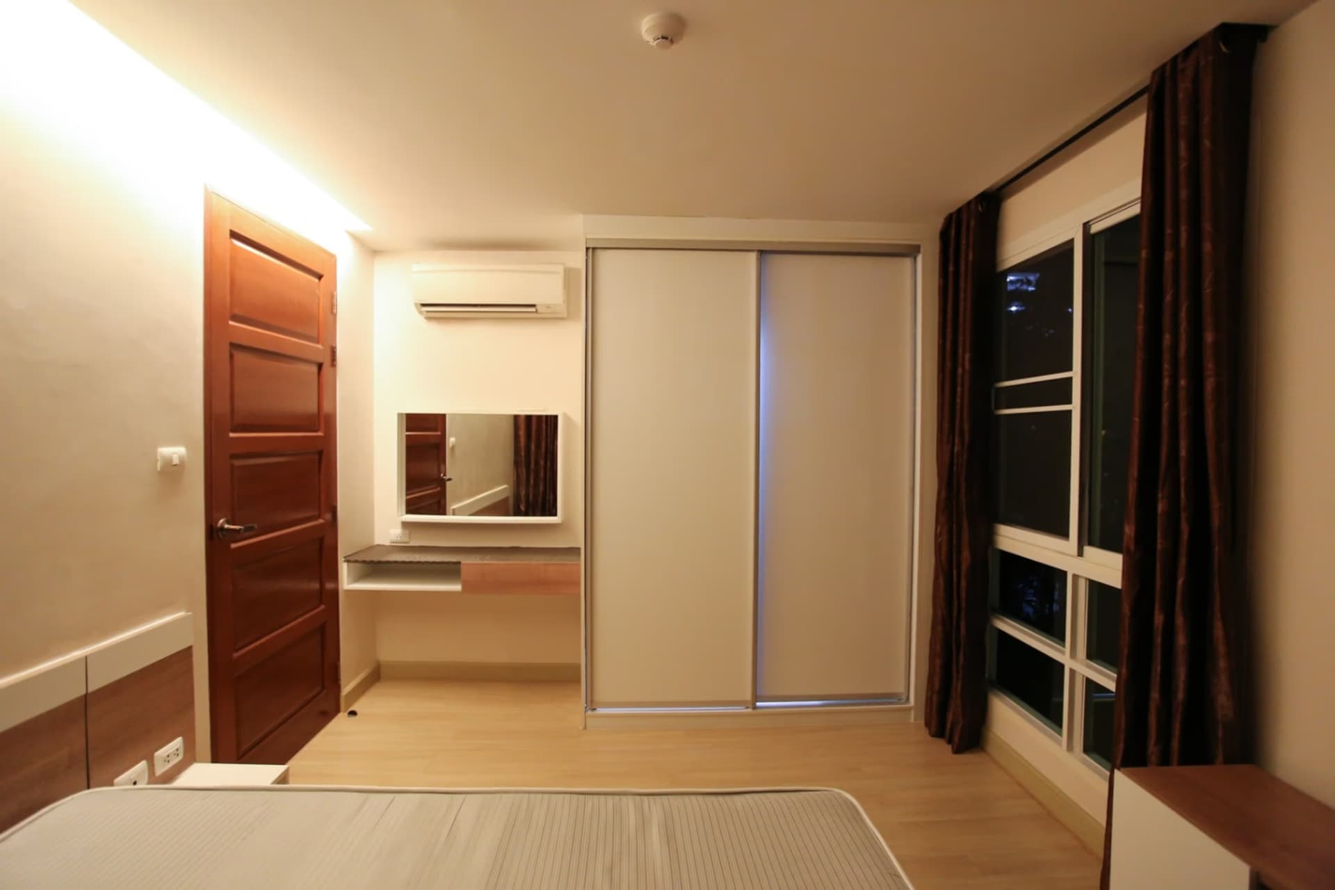 1 Bedroom Condo - Image 4