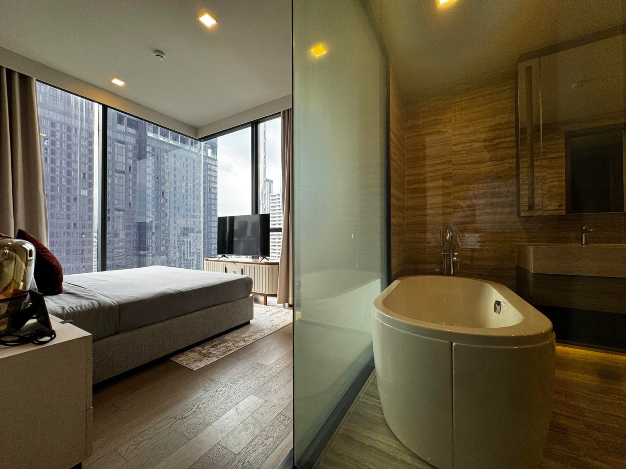2 Bed Condo for Rent in Watthana - Image 11