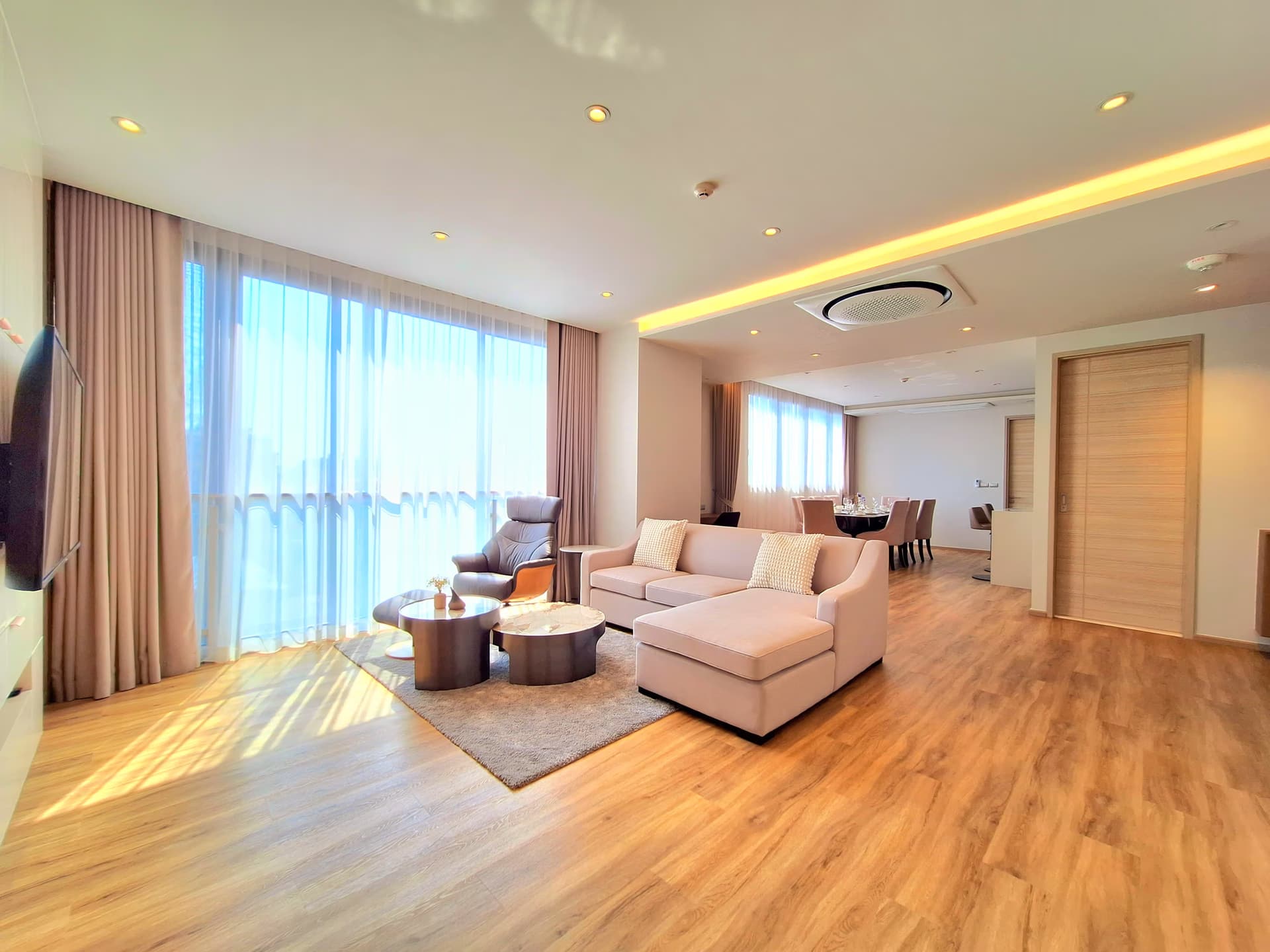 Condo for Rent at Bearing Residence - Image 2