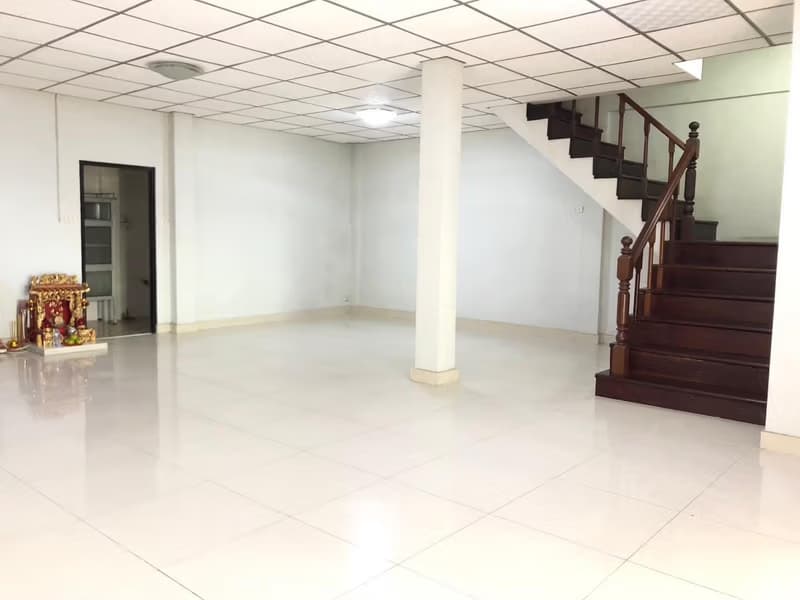 3 Bed Townhouse for Rent in Phra Khanong