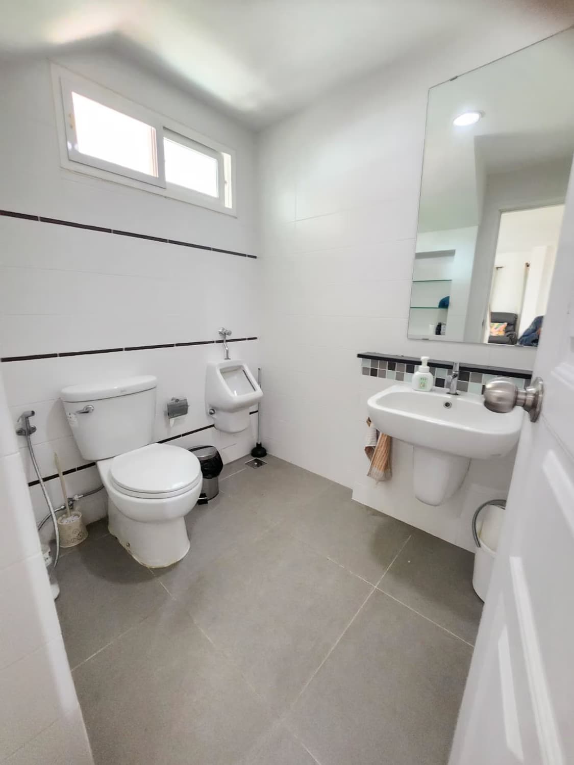  - Image 4