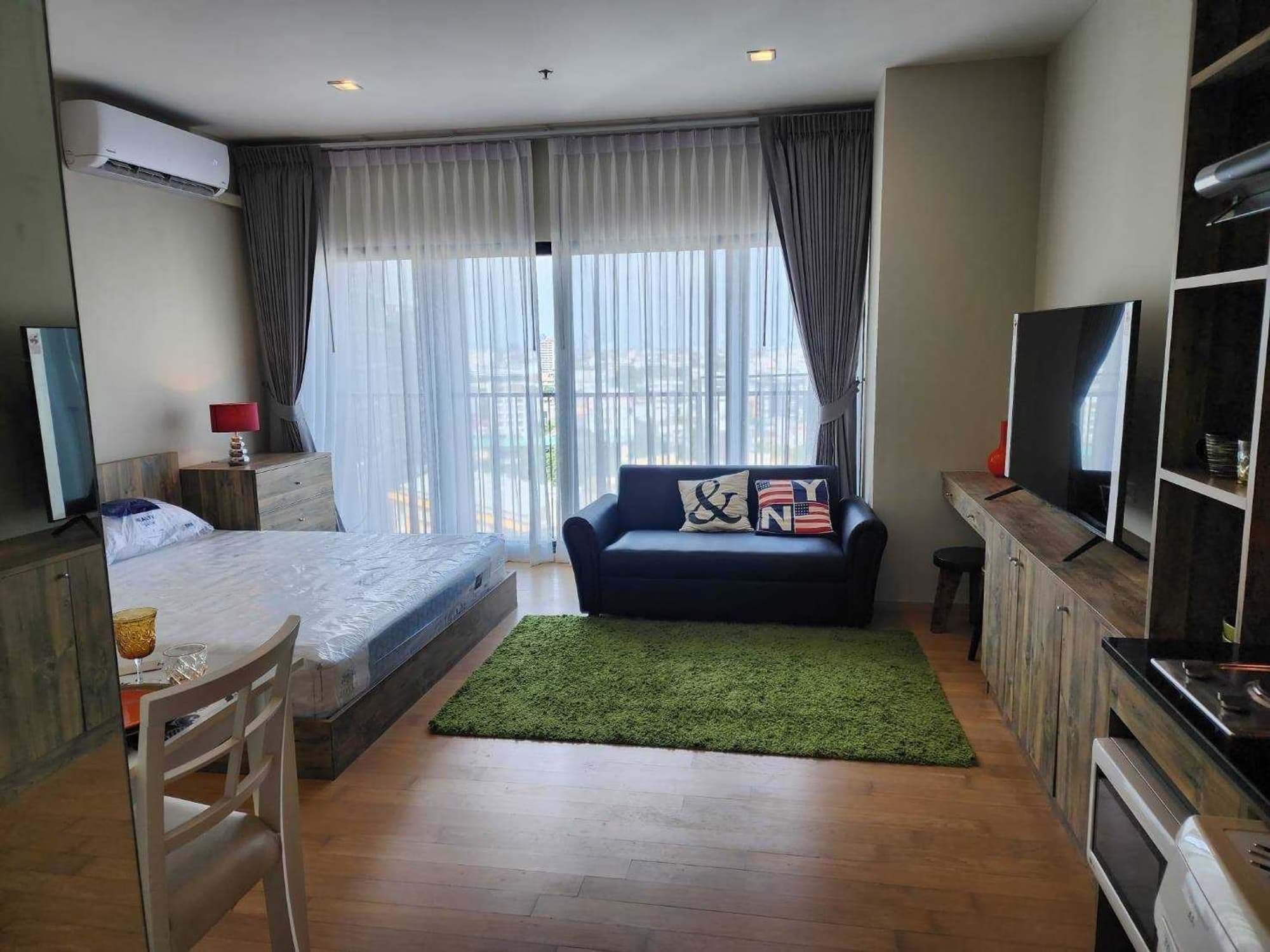 Studio Condo for Sale in Watthana - Image 1