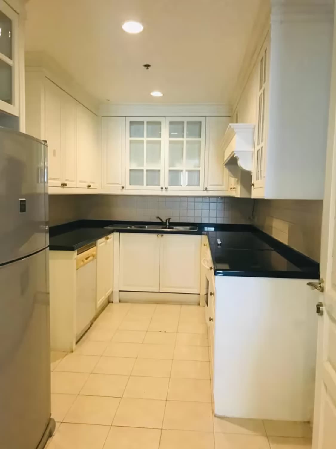 3 Bedroom Condo - Image 7