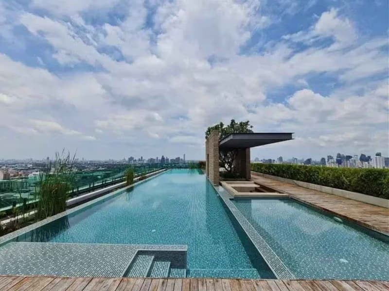 1 Bedroom Condo