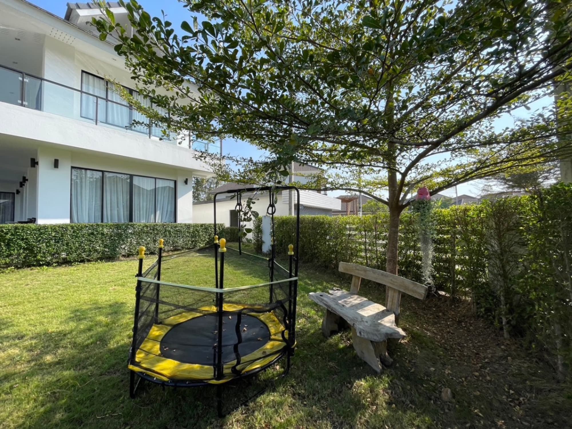 7 Bed House for Rent in San Sai District - Image 13