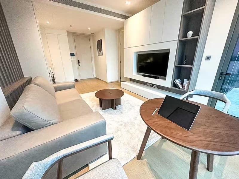 1 Bedroom Condo at The Strand Thonglor