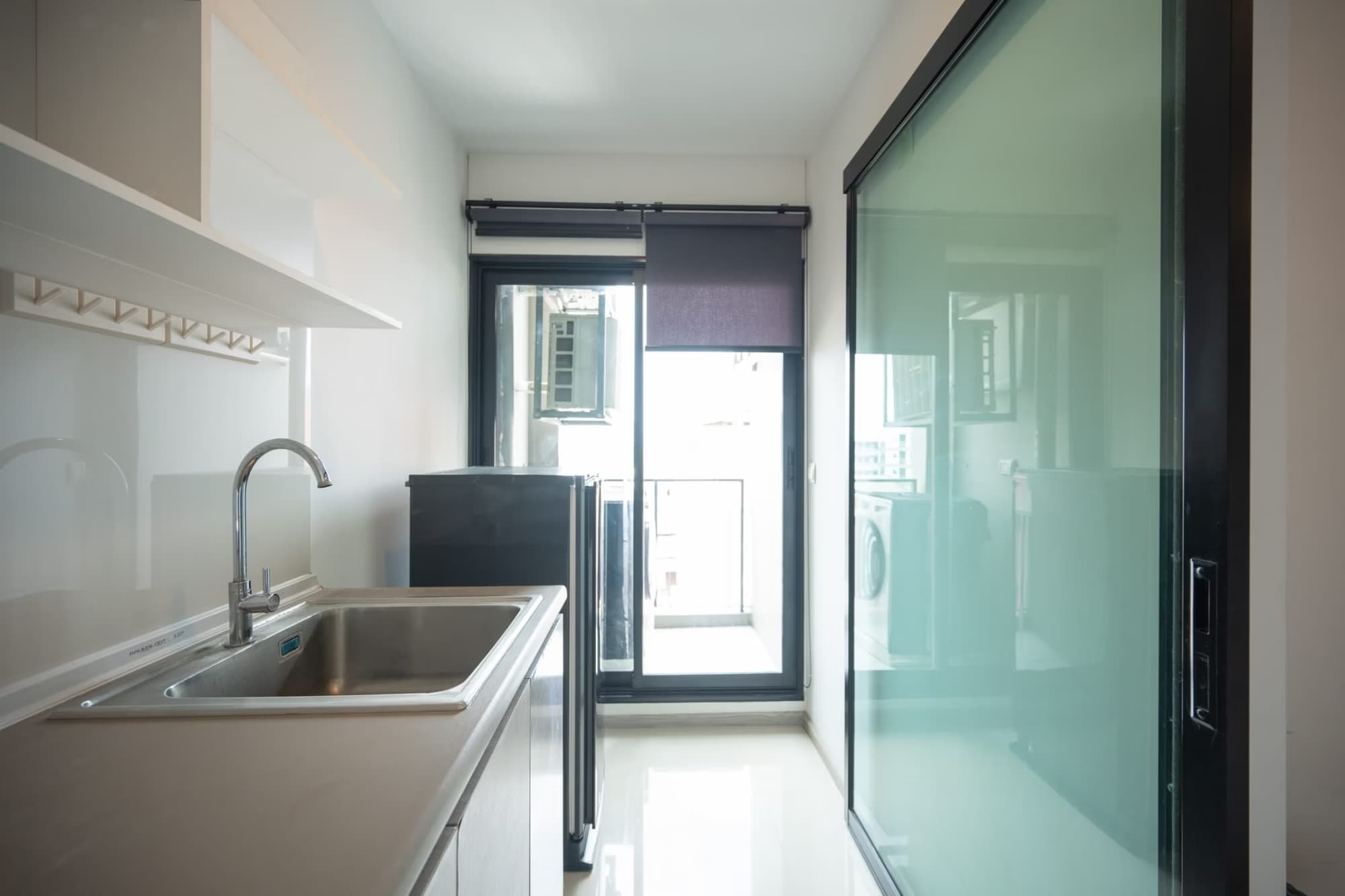 1 ห้องนอน Condo สำหรับ จำหน่าย ใกล้ Phra Ram 9 MRT - Image 5