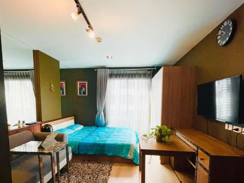 Studio for Rent in Phra Khanong