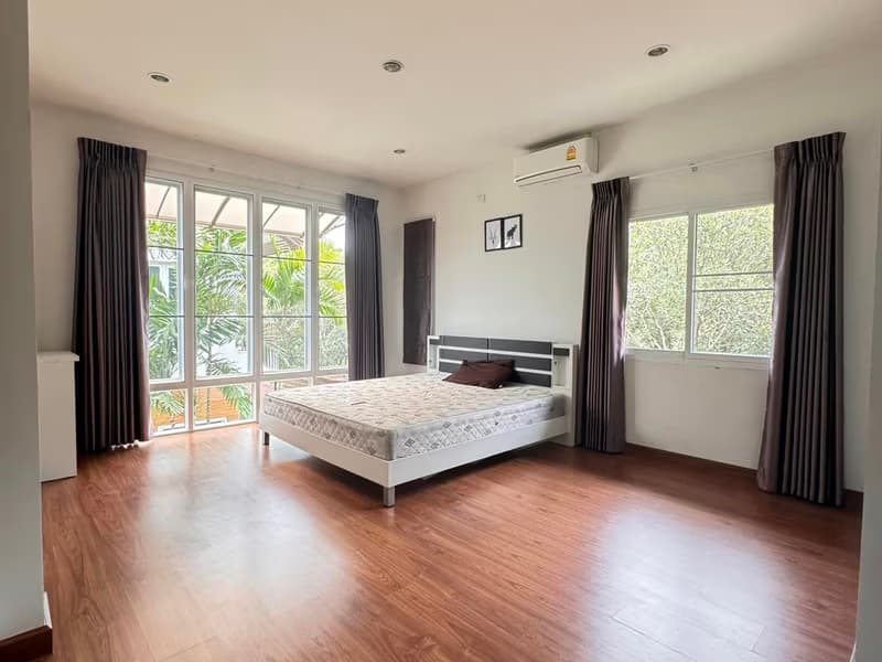 4 Bed House for Rent in Mueang Chiang Mai