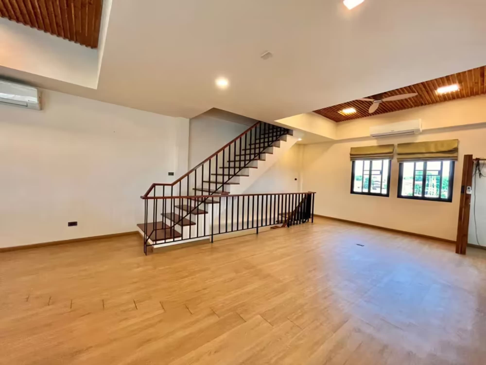 2 Bedroom House - Image 4