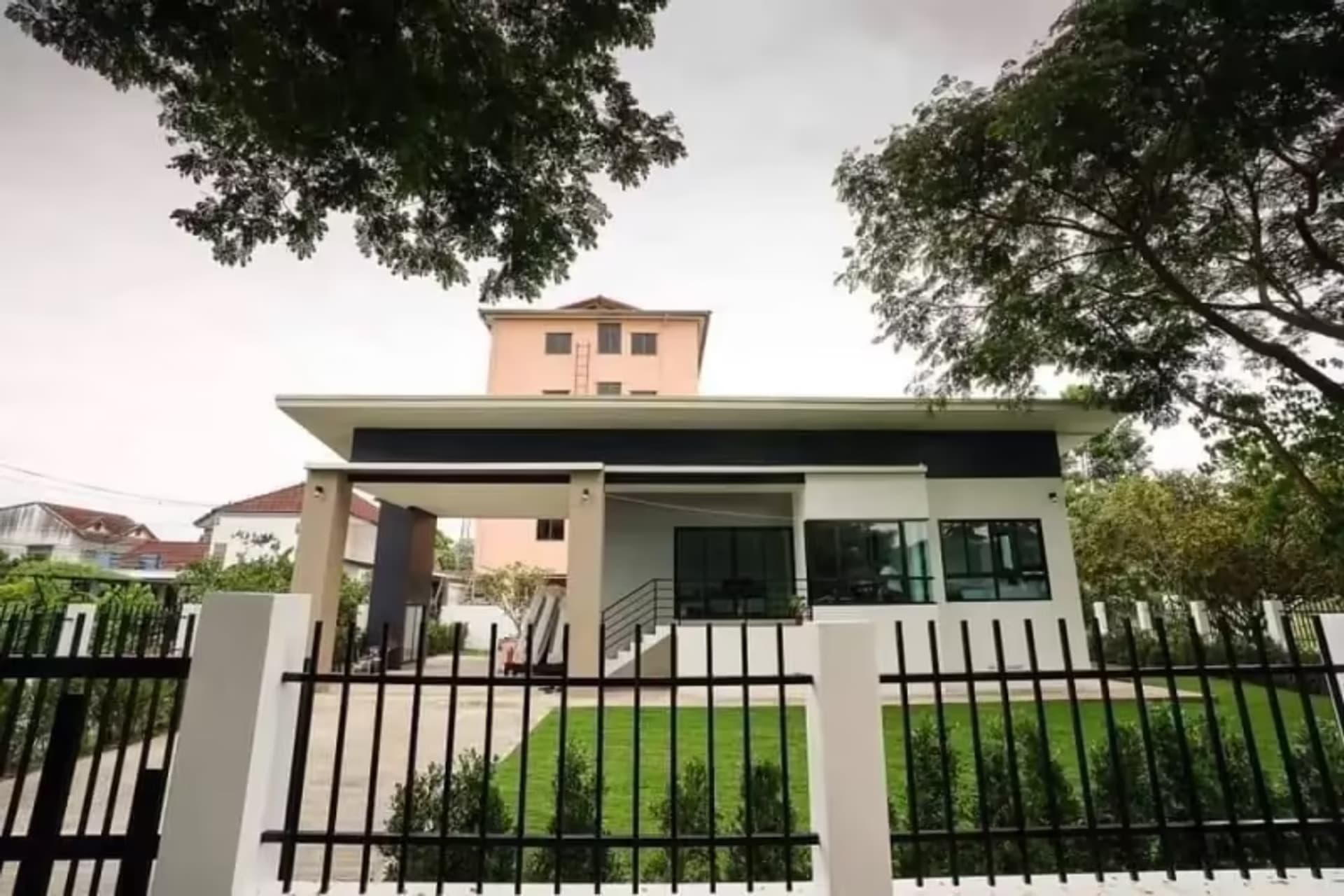 3 Bedroom House - Image 3