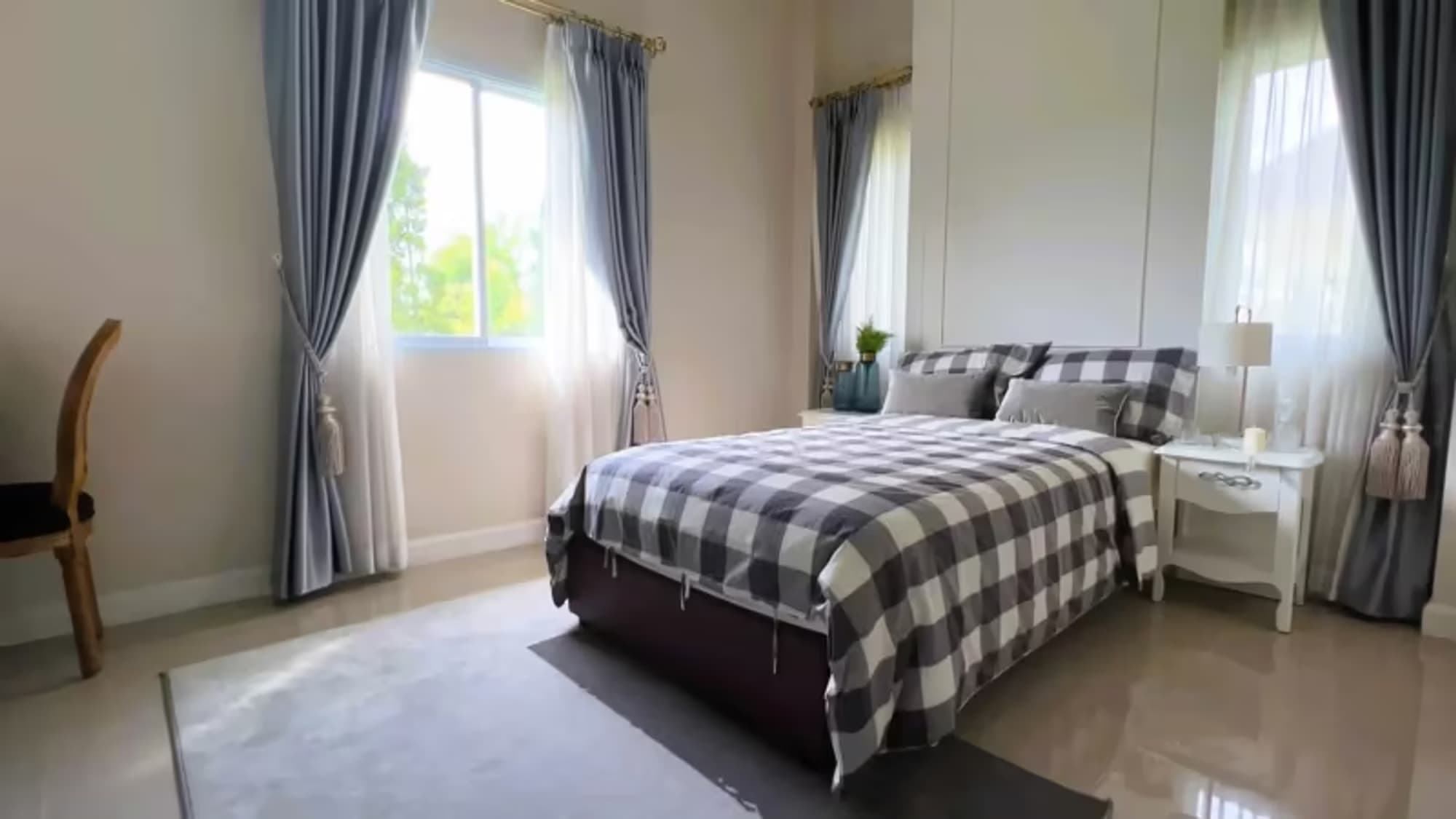 2 Bedroom House - Image 6