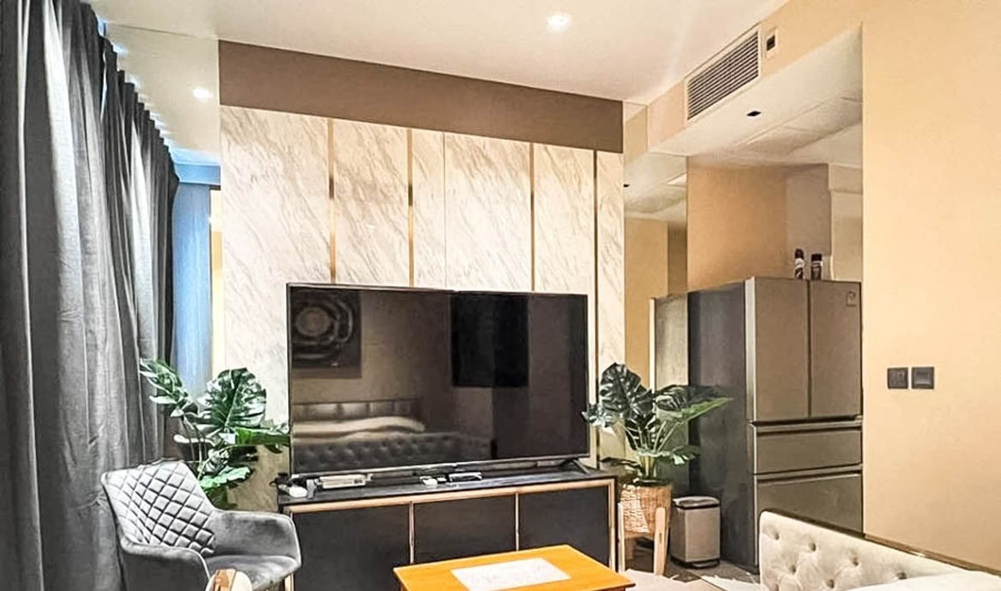 Ashton Silom - Image 1