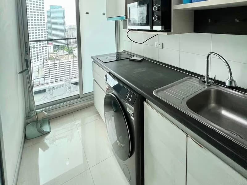 2 Bed Condo for Rent in Huai Khwang