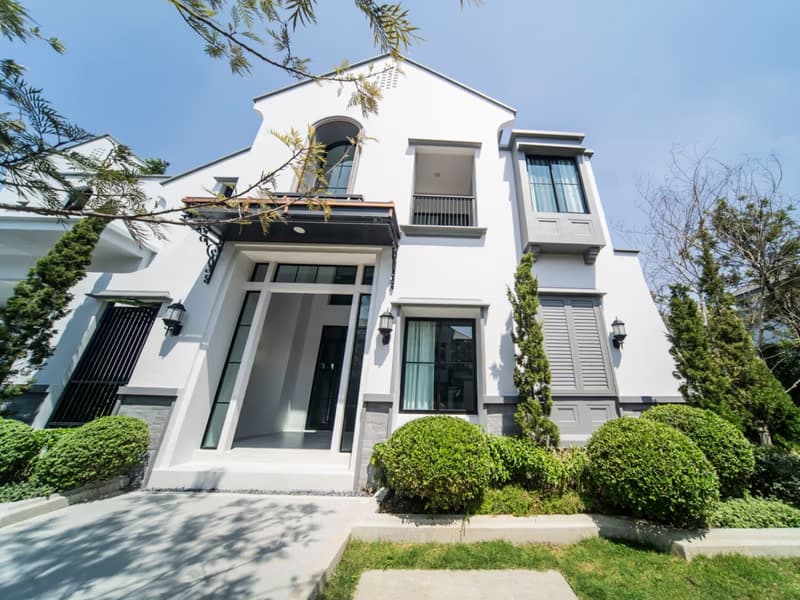 4 Bed House for Rent and Sale in Saphan Sung