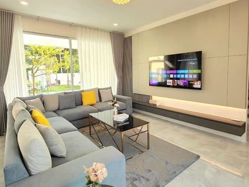6 Bed House for Sale in San Kamphaeng District
